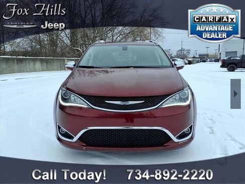 Used 2020 Chrysler Pacifica Limited image 2