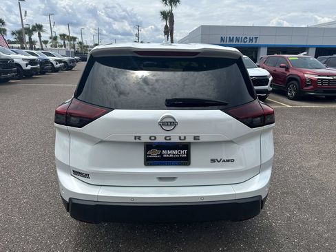 Used 2024 Nissan Rogue SV AWD/4WD image 15
