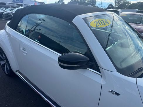 Used 2014 Volkswagen Beetle R-Line FWD image 9