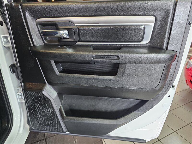 Used 2024 RAM 1500 Warlock AWD/4WD image 27