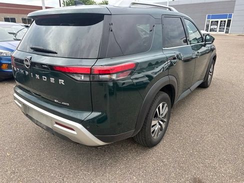 Used 2025 Nissan Pathfinder SL AWD/4WD image 3