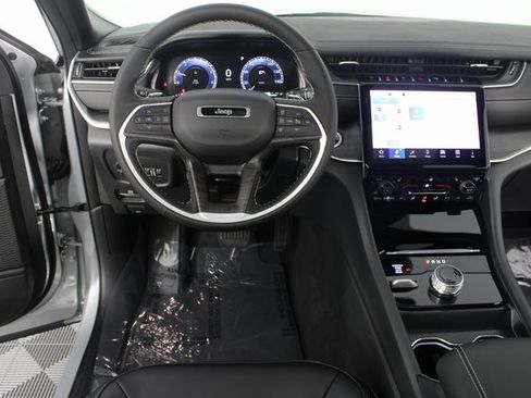 New 2025 Jeep Grand Cherokee L Limited w/ Trailer Tow Package image 11