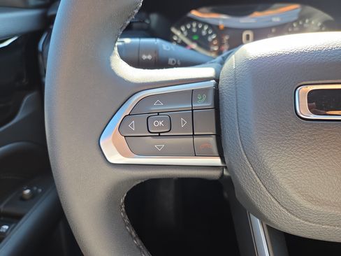 Used 2026 Jeep Compass Latitude AWD/4WD image 11