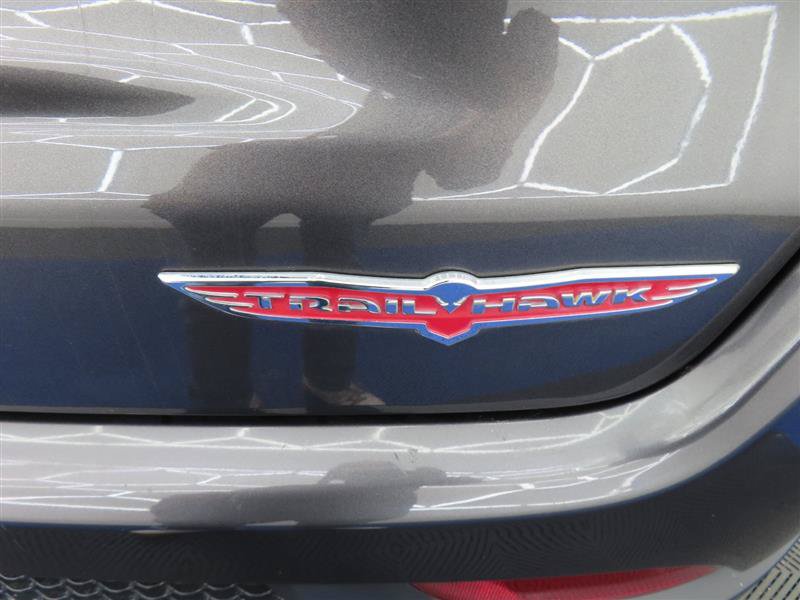 Used 2020 Jeep Compass Trailhawk AWD/4WD image 18