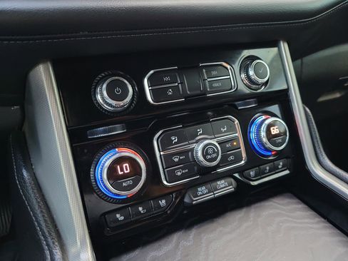 Used 2021 GMC Yukon XL Denali w/ Denali Ultimate Package image 28