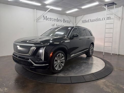 Used 2026 Cadillac Vistiq Luxury w/ LPO, Floor Liner Package image 3