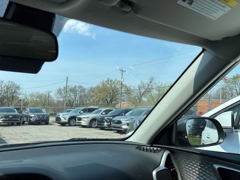 Used 2025 Kia Soul LX w/ LX Technology Package image 33