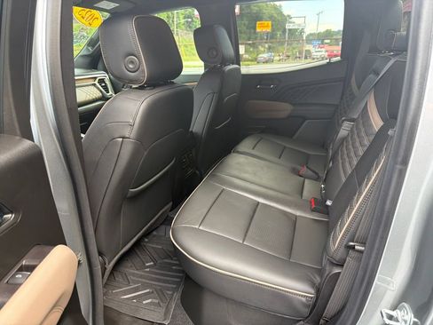 Certified 2025 GMC Canyon Denali AWD/4WD image 12