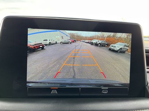 Certified 2023 GMC Yukon SLT image 35