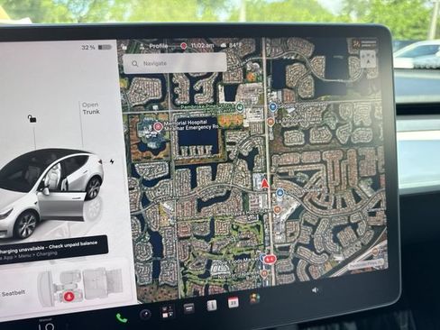 Used 2024 Tesla Model Y Long Range AWD/4WD image 18