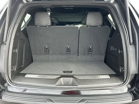 Used 2023 Chevrolet Tahoe Z71 w/ Z71 Off-Road Package image 11