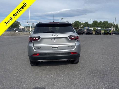 Used 2023 Jeep Compass Limited AWD/4WD image 9