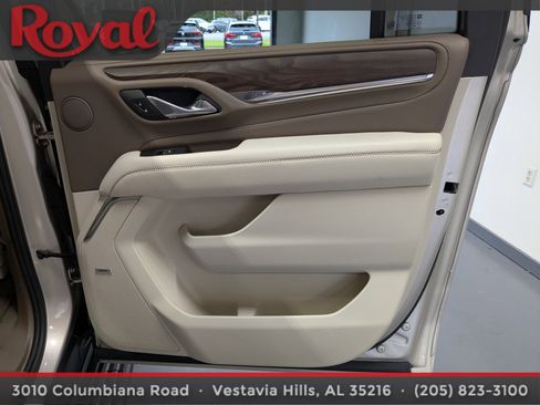 Used 2024 GMC Yukon XL Denali image 9
