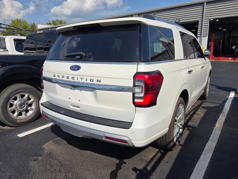 Used 2024 Ford Expedition Platinum AWD/4WD image 13