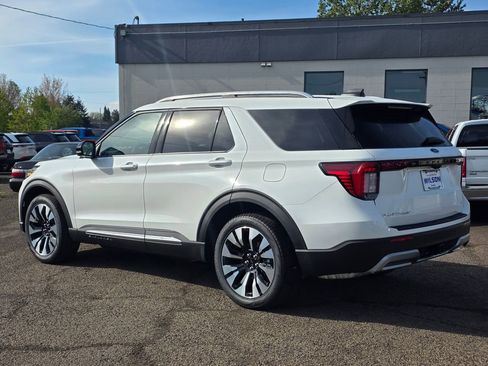 New 2026 Ford Explorer Platinum image 9