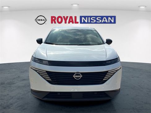 Used 2025 Nissan Murano SV image 2