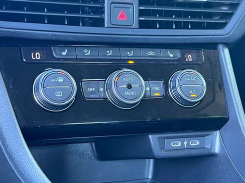 Used 2024 Volkswagen Jetta SE FWD image 24