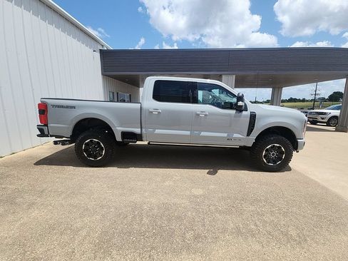 New 2026 Ford F250 Platinum w/ Tremor Off-Road Package AWD/4WD image 9