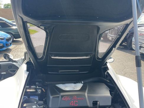 Used 2018 Alfa Romeo 4C Spider RWD image 14