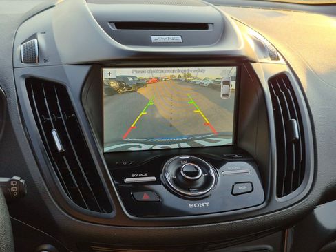 Used 2018 Ford Escape Titanium w/ Ford Safe & Smart Package AWD/4WD image 26