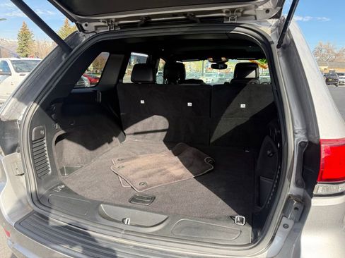 Used 2018 Jeep Grand Cherokee Altitude image 18