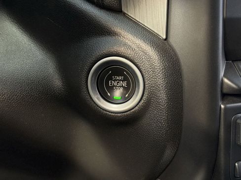 Used 2022 GMC Sierra 3500 Denali w/ Denali Ultimate Package image 19