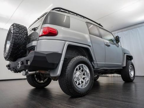 Used 2011 Toyota FJ Cruiser 4WD w/ Upgrade Pkg image 28