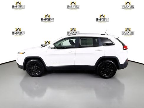 Used 2016 Jeep Cherokee Latitude w/ Comfort/Convenience Group AWD/4WD image 4