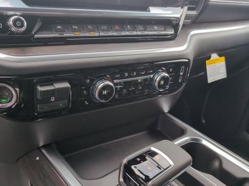 New 2026 GMC Sierra 1500 SLT image 23