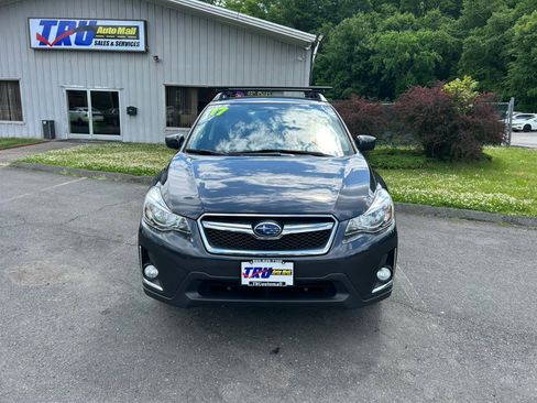Used 2017 Subaru Crosstrek 2.0i Premium AWD/4WD image 10
