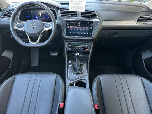 Used 2023 Volkswagen Tiguan SE w/ Panoramic Sunroof Package image 13
