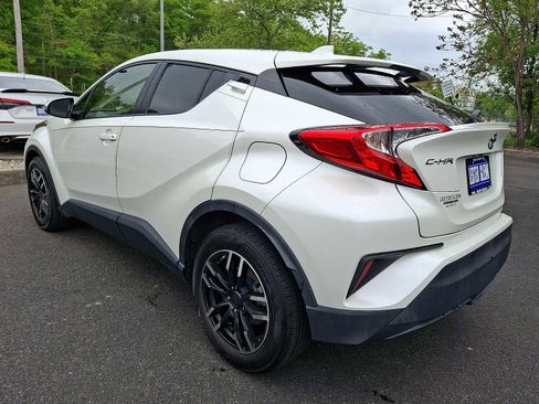 Used 2020 Toyota C-HR LE FWD image 4