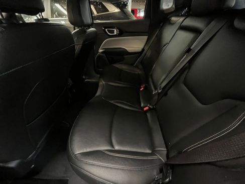 Used 2025 Jeep Compass Limited image 27