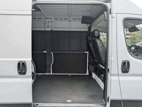 Used 2025 RAM ProMaster 2500 w/ Convenience Group FWD image 16