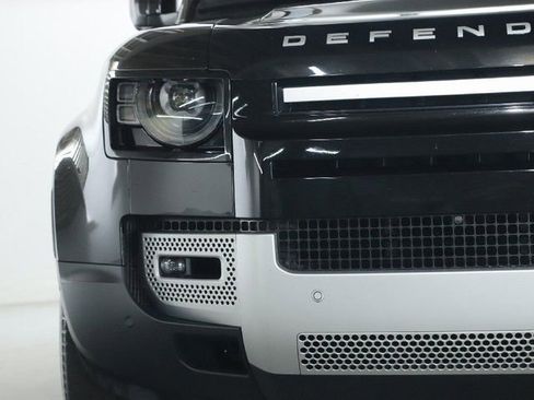 Certified 2023 Land Rover Defender 130 SE AWD/4WD image 45