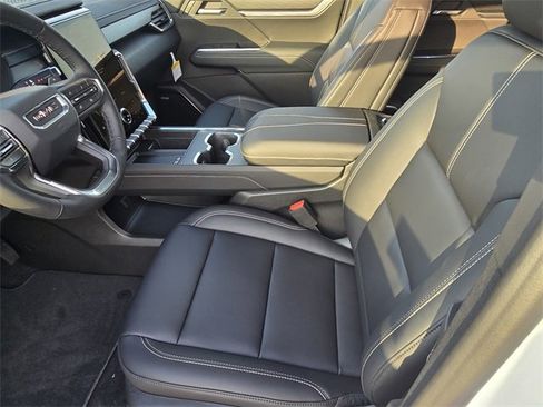 New 2026 GMC Acadia Elevation image 17