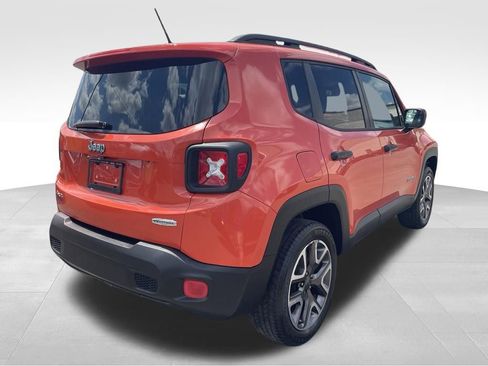 Used 2016 Jeep Renegade Latitude w/ Popular Equipment Group AWD/4WD image 12