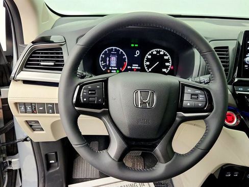 Used 2026 Honda Odyssey Touring image 14