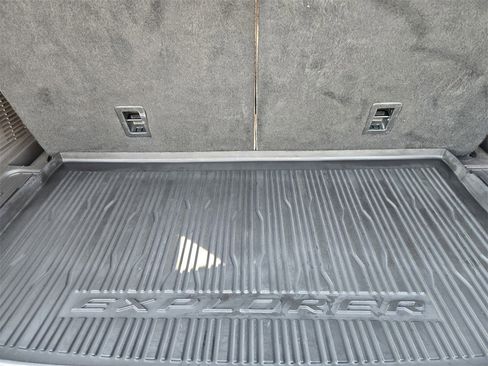 Used 2020 Ford Explorer Platinum w/ Premium Technology Package image 31