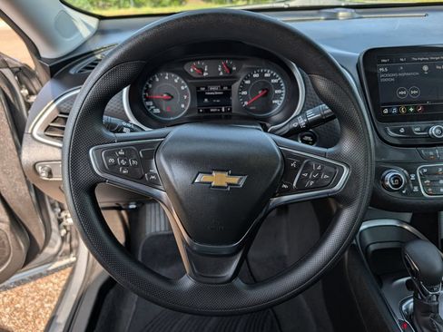 Used 2024 Chevrolet Malibu LT FWD image 15
