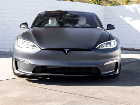 Used 2021 Tesla Model S Plaid image 4