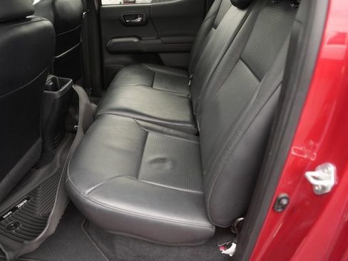 Used 2021 Toyota Tacoma TRD Off-Road image 13