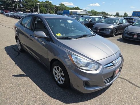 Used 2014 Hyundai Accent GLS FWD image 3