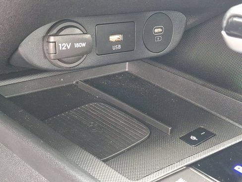 Used 2025 Hyundai Elantra Sport FWD image 28