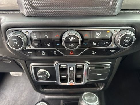 Used 2020 Jeep Wrangler Unlimited Sahara w/ Cold Weather Group image 36