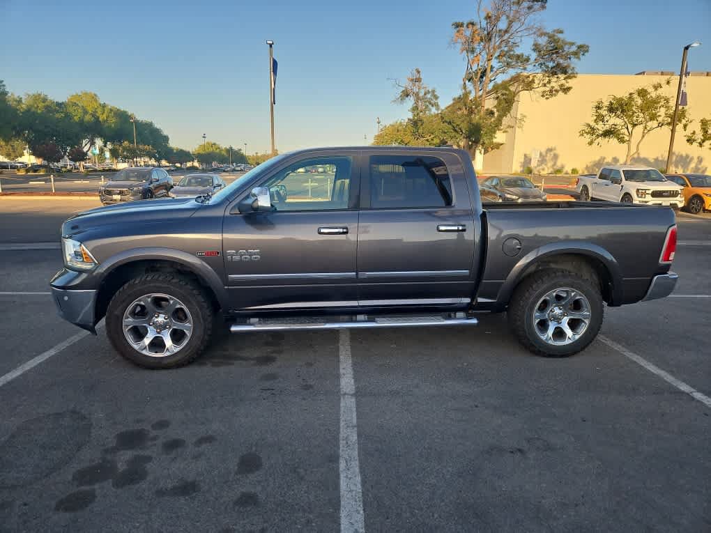 Used 2015 RAM 1500 Laramie w/ Convenience Group AWD/4WD image 4