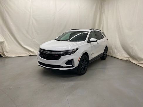 Used 2023 Chevrolet Equinox RS w/ LPO, Floor Liner Package AWD/4WD image 2