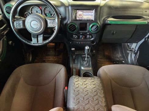 Used 2017 Jeep Wrangler Unlimited Sport w/ Connectivity Group AWD/4WD image 13