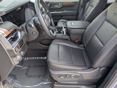 Used 2025 GMC Yukon Denali AWD/4WD image 12