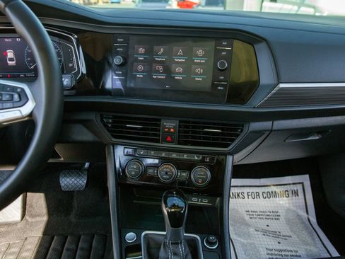 Used 2024 Volkswagen Jetta SEL FWD image 15